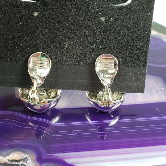 Vintage Signed Monet Egg Shape Silver Tone Clip On Earrings - Picture 8 of 10